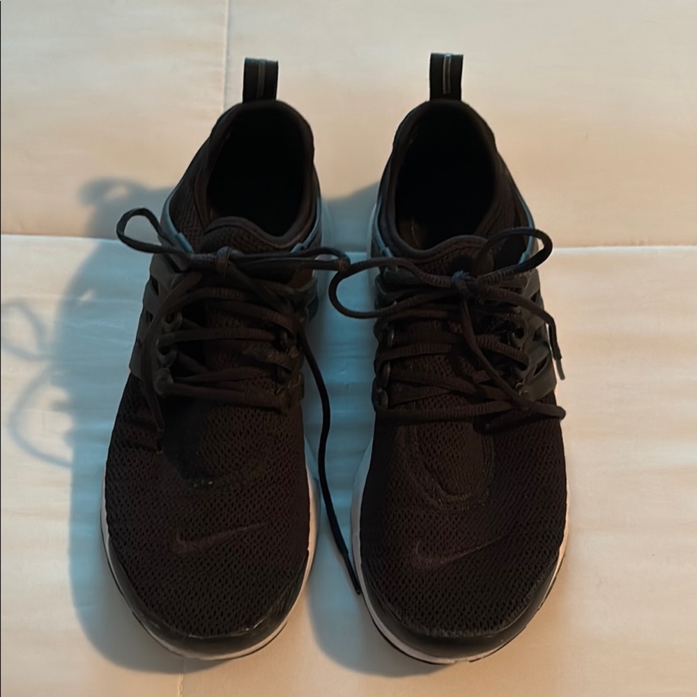 Women’s Nike Presto Black Athletic Sneaker Size 9